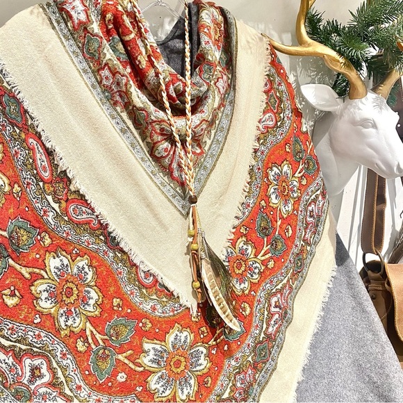 Wool blend vintage floral scarf/wrap w farmhouse folk country vibe - Picture 5 of 15